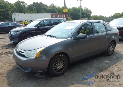 2010 Ford Focus Se z USA, uszkodzony, nr VIN 1FAHP3FN6AW250270